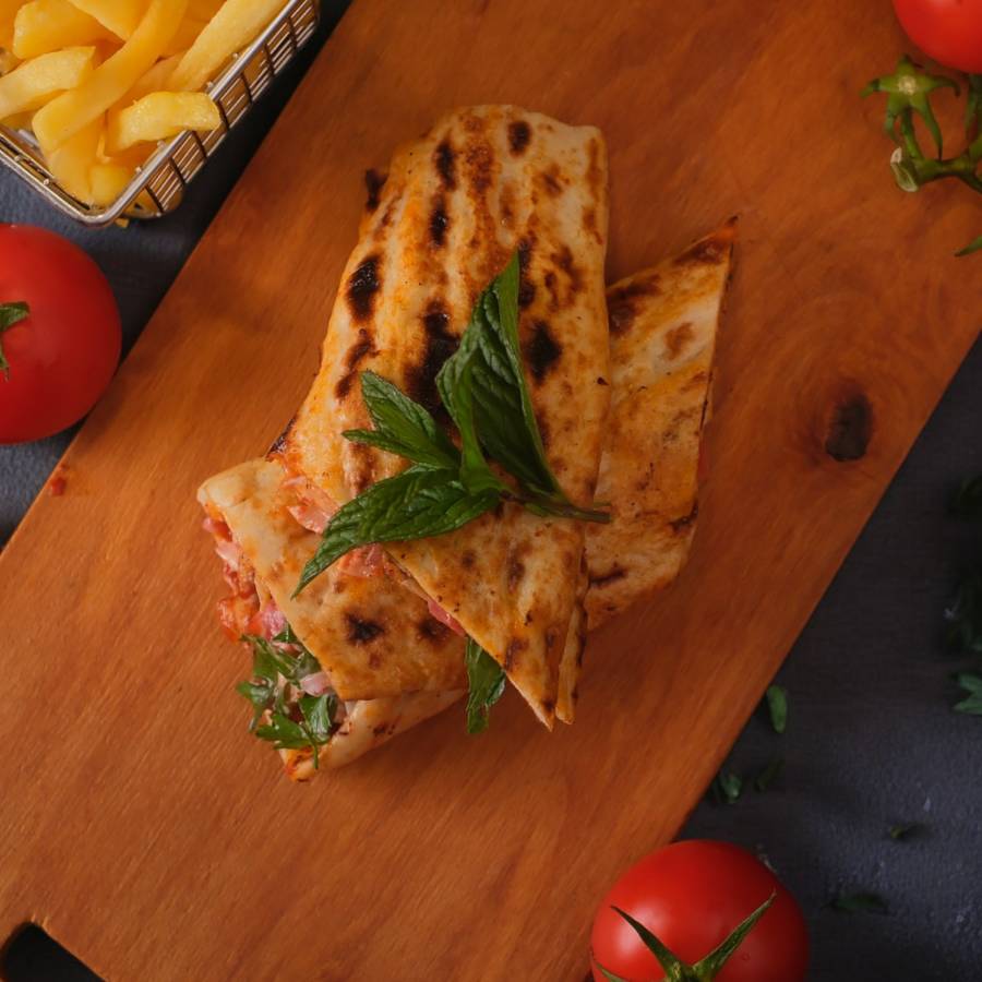 Adana Tırnaklı Pidesinde Adana Döneri